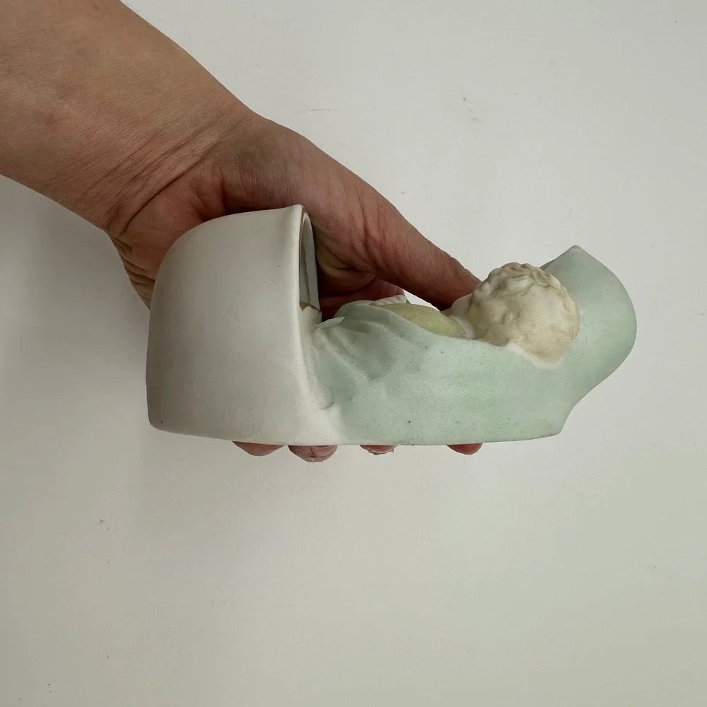 VTG Napco F1532 Ceramic Madonna and Child Wall Pocket Planter Holy Water Font